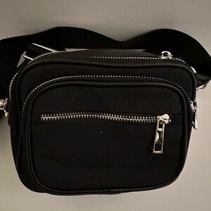 INZI Crossbody Black Handbag-Brand New!!